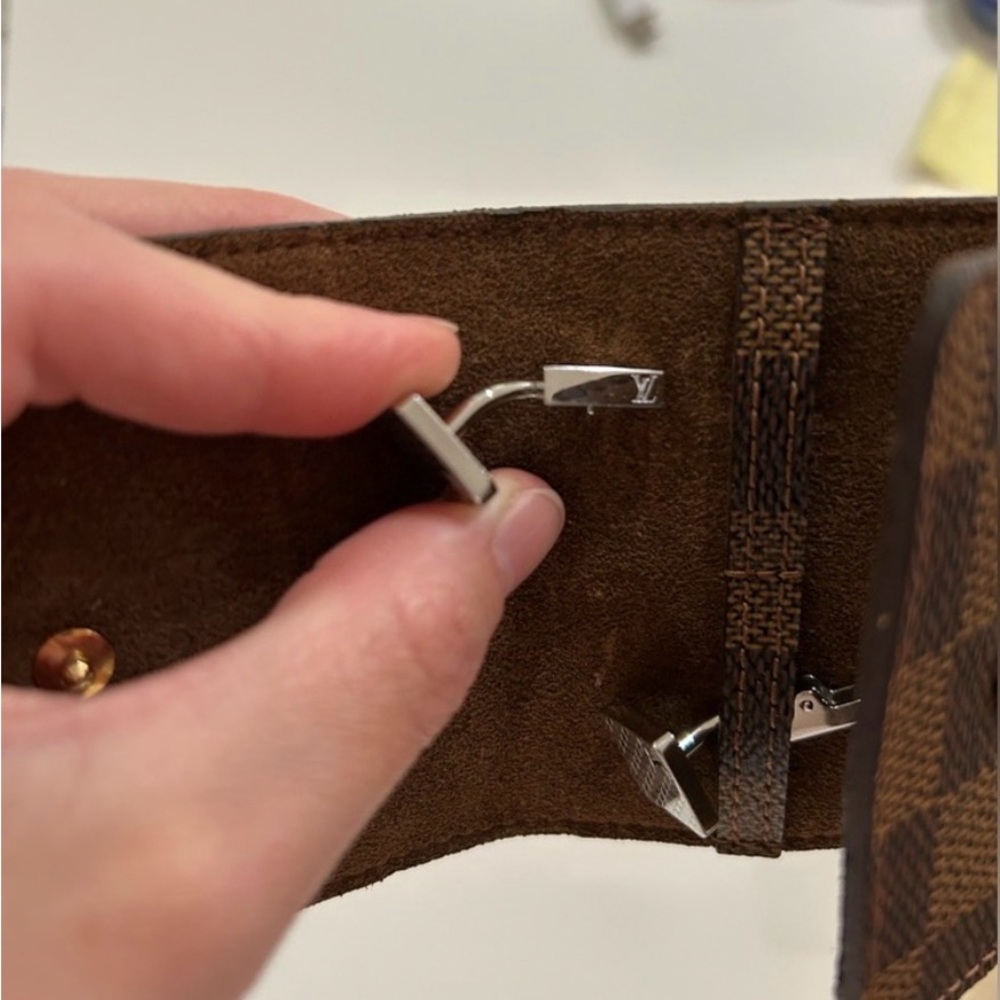 Louis Vuitton Cufflinks - Picture 4 of 6
